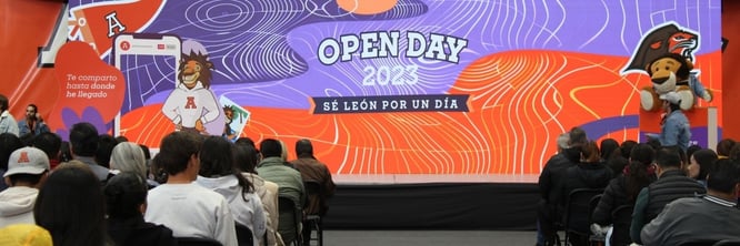 Escenario de bienvenida del Open Day en la Universidad Anáhuac Querétaro
