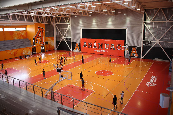 Gimnasio techado para practicar basket en la Anáhuac Querétaro.