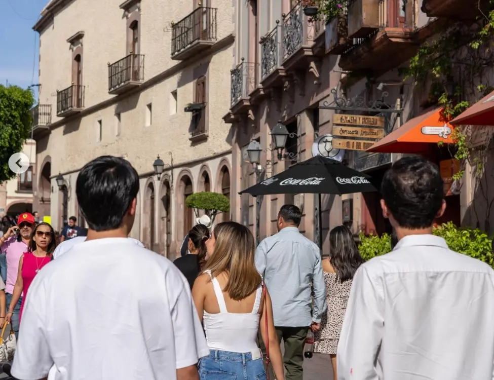 Estudiantes foráneos de la Anáhuac Querétaro explorando la ciudad