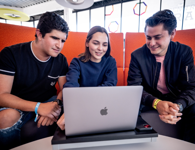 por-que-estudiar-ingenieria-en-tecnologia-y-negocios-en-queretaro